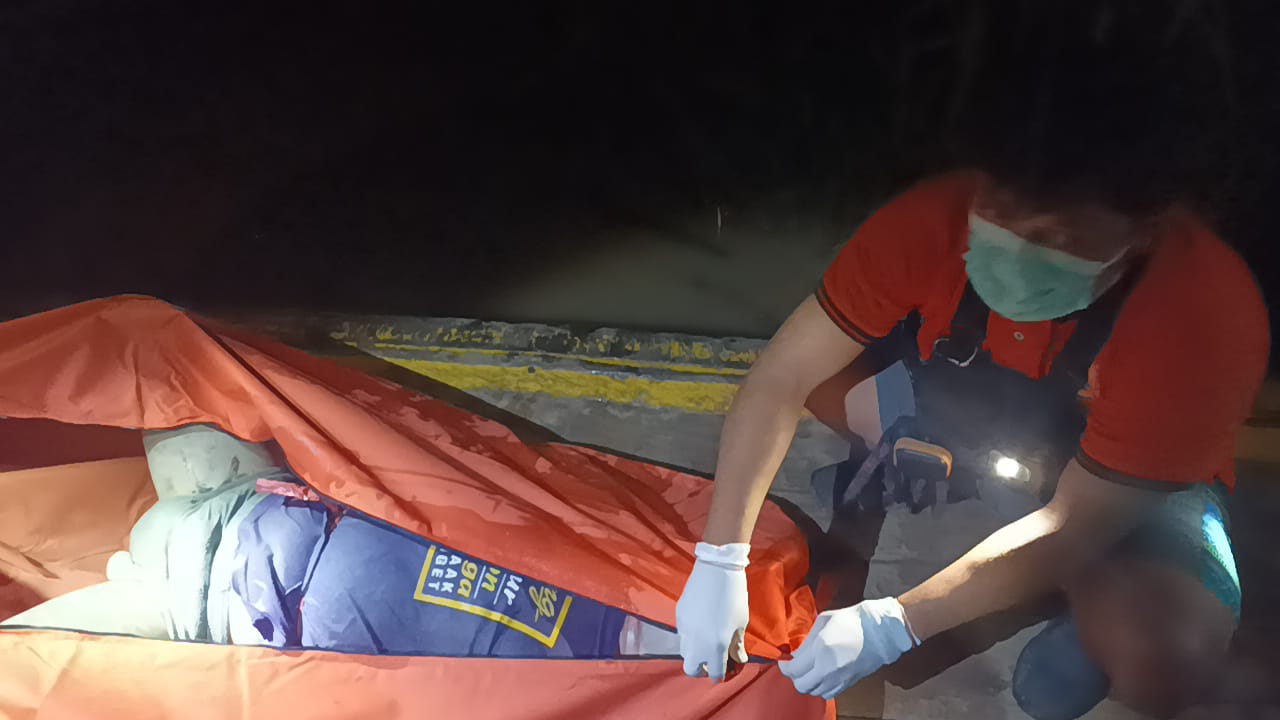 Jasad pria asal Desa Karangrejo, Kecamatan Manyar ditemukan mengapung di wilayah Desa Randuboto, Kecamatan Sidayu pada Jum'at (30/12).