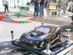 Tarik Animo Masyarakat Untuk Bernostalgia, Racer Mobil Mini 4WD Beradu Ketangkasan Di Event Side Damper Class Gresik