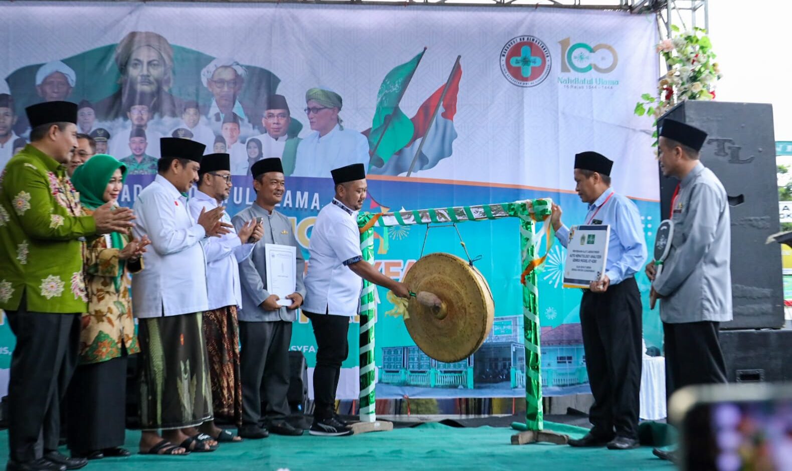 Klinik Mabarrot Al Mustasyfa, Kecamatan Ujungpangkah resmi beroperasi kembali. Ini ditandai dengan diresmikan kembali klinik tersebut oleh Bupati Gresik Fandi Akhmad Yani, Kamis (26/1/2023).