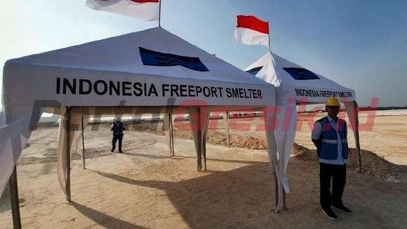 Smelter PT Freeport Indonesia (FI) di kawasan Java Integrated Industrial Ports and Estate (JIIPE) di Kecamatan Manyar.