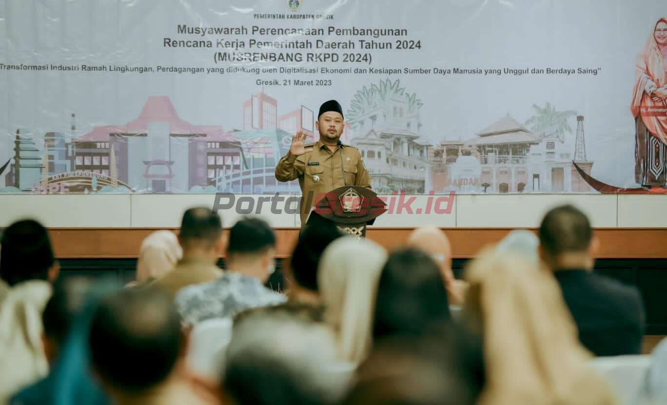 Bupati Gresik Fandi Ahmad Yani saat membuka Musrenbang Rencana Kerja Pemerintah Daerah (RKPD) tahun 2024 tingkat kabupaten di ruang Mandala Bhakti Praja Kantor Bupati Gresik, Selasa (21/03/2023).