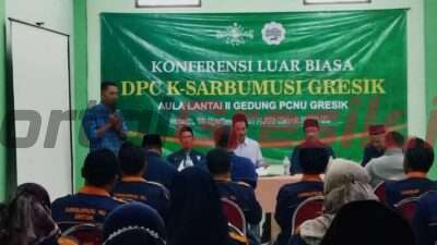 M Bahrul Ghofar Kades Gredek Duduk Sampeyan yang terpilih secara aklamasi menjadi Ketua Sarbumusi periode 2023-2028 saat memberikan sambutan dalam KLB Sarbumusi di Gedung PCNU Gresik, Jalan Dr Wahidin Sudirohusodo, Gresik kemarin, Senin (6/3/2023).