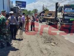Jalan Berlobang Dan Sempat Ditanami Pohon Pisang, Anggota Komisi III DPRD Gresik Minta URC Segera Lakukan Penanganan