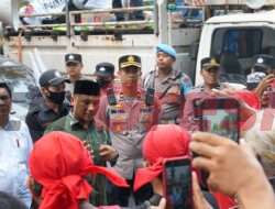 Temui Demo Buruh Tolak UU Ciptakerja, Ketua DPRD Gresik : Yang Ditolak Saya Setuju Hanya di Klaster Ketenagakerjaan, Bukan di Tolak Semua