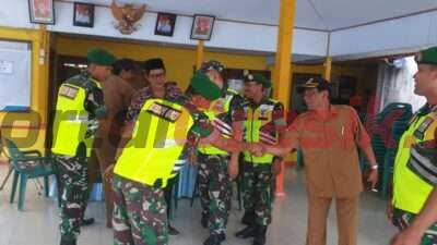 Jaga Ketertiban dan Keamanan Lingkungan, Anggota Koramil Sidayu Gelar Patroli Kamtibmas di Wilayah Teritorialnya