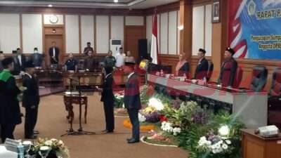 Pelantikan dua anggota dewan Pergantian Antar Waktu (PAW) dari Partai Demokrat dan Partai Amanat Nasional (PAN), Selasa (27/6/2023).