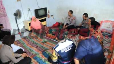 Dengarkan Keluhan Langsung Dari Masyarakat, Polres Gresik Door to Door ke Rumah Warga