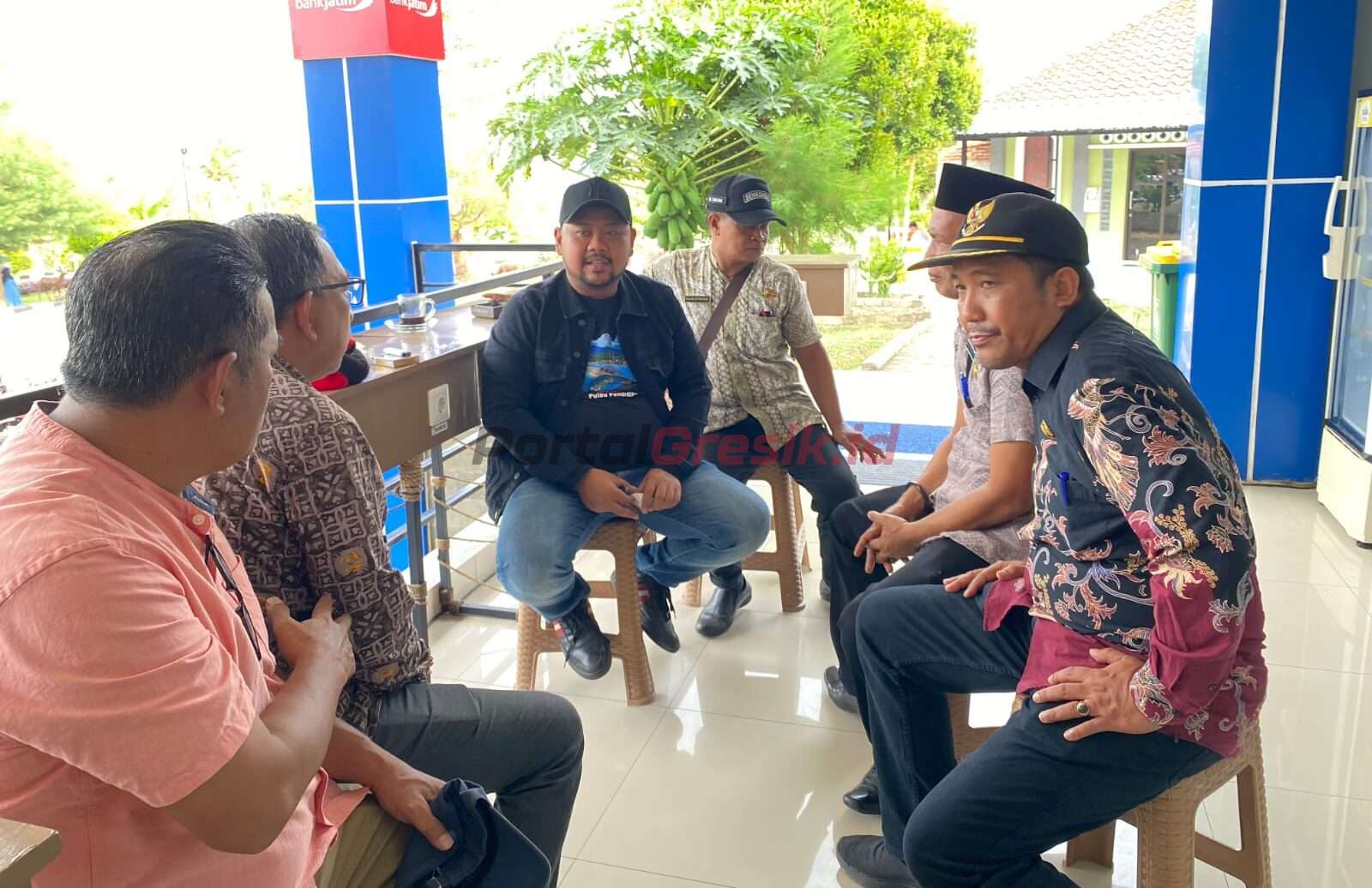 Bupati Gresik Fandi Akhmad Yani, saat melakukan kunjungan ke Pulau Bawean, Kamis (13/07/2023).