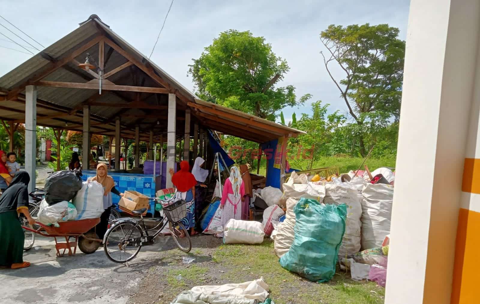 Bank sampah Sumber Rejeki Desa Babaksari Kecamatan Dukun, Gresik
