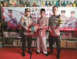 Peduli Budaya Literasi, Polres Gresik Bagikan Buku Sampai ke Pelosok Desa