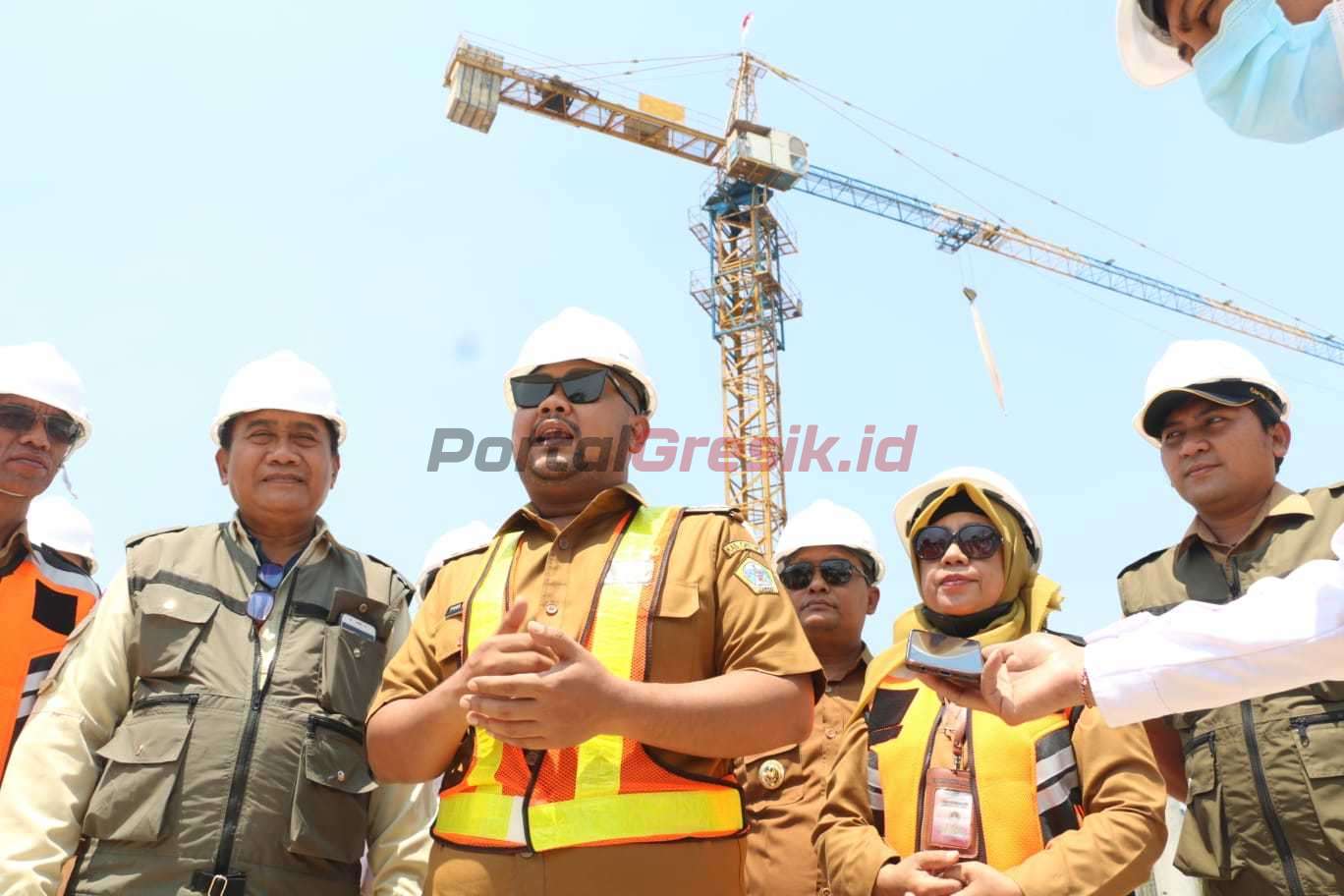 Bupati Gresik Fandi Akhmad Yani menggelar monitoring di salah satu proyek strategis Pemkab Gresik, yakni Rumah Sakit Gresik Sehati, Selasa (29/08/2023)