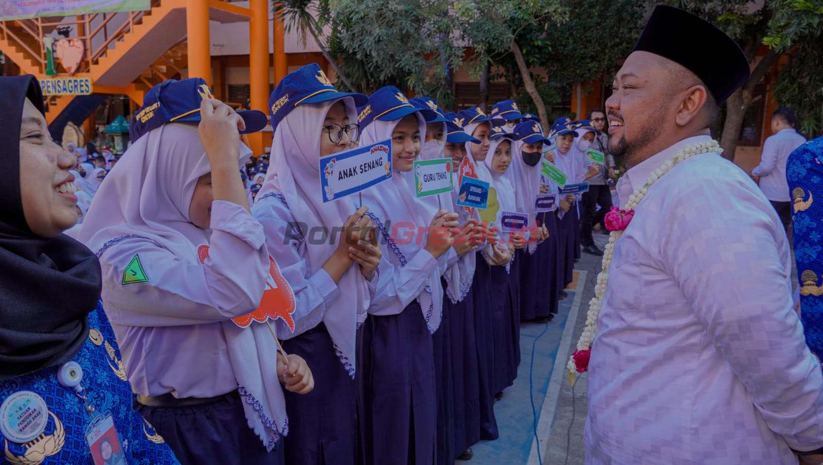 Bupati Gresik Fandi Akhmad Yani, saat beri motivasi pada siswa dan para Guru, bahwa sektor pendidikan dapan suntikan anggaran 200 milyar lebih.