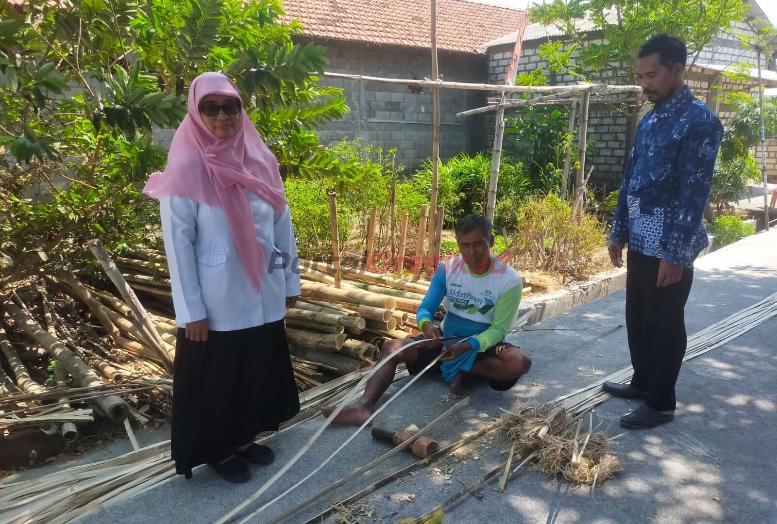 Centra Home Industri ‘Dobong’ keranjang ikan Desa Panjunan