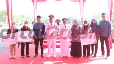 Momen HUT Ke-78 RI, Pemkab Gresik Lakukan Langkah Konkrit Lindungi Pekerja Rentan Serta Beri Beasiswa Produktif Bagi Mahasiswa, Kamis (17/08/2023).