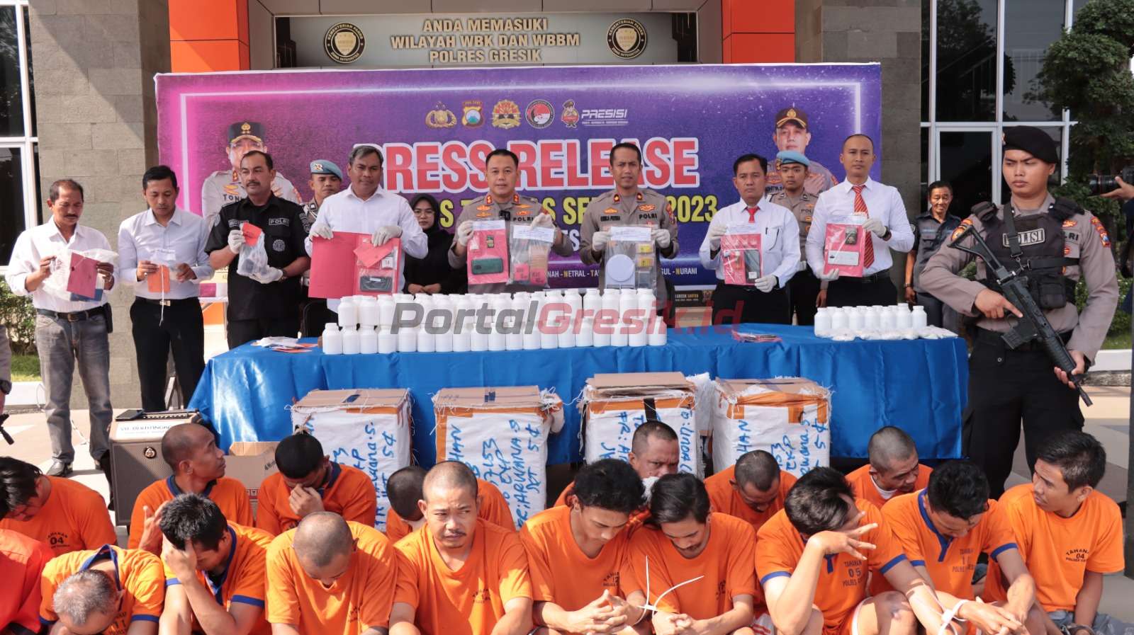 Polres Gresik berhasil mengungkap 22 kasus narkoba dan menangkap 31 tersangka selama Operasi Tumpas Narkoba 2023