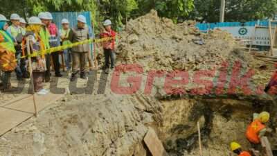 Bupati Gresik bersama Dinas CKPKP saat meninjau proyek Pembangunan Reservoir Bunder, Kamis (31/08/2023).