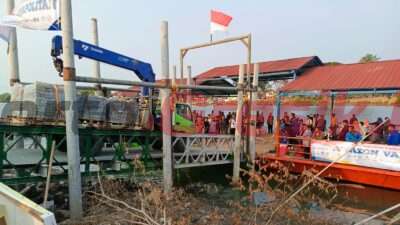 Efisiensi Ongkos Angkut, Desa Randuboto Luncurkan Kapal Penyebrangan Mobil dan Truk Lintasi Sungai Bengawan Solo