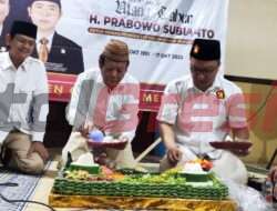 Rayakan Ulang Tahun Prabowo Subianto, DPC Gerindra Gresik Lakukan Tasyakuran dan Potong Delapan Tumpeng