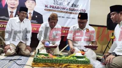 Rayakan Ulang Tahun Prabowo Subianto, DPC Gerindra Gresik Lakukan Tasyakuran dan Potong Delapan Tumpeng