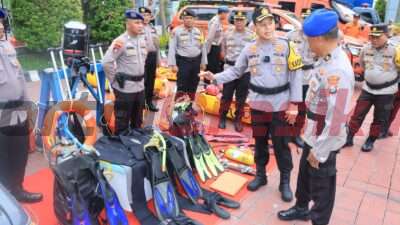 Apel gelar peralatan yang dilaksanakan di halaman Mapolres Gresik dan Dipimpin langsung Kapolres Gresik, AKBP Adhitya Panji Anom, Senin (04/12/2023)