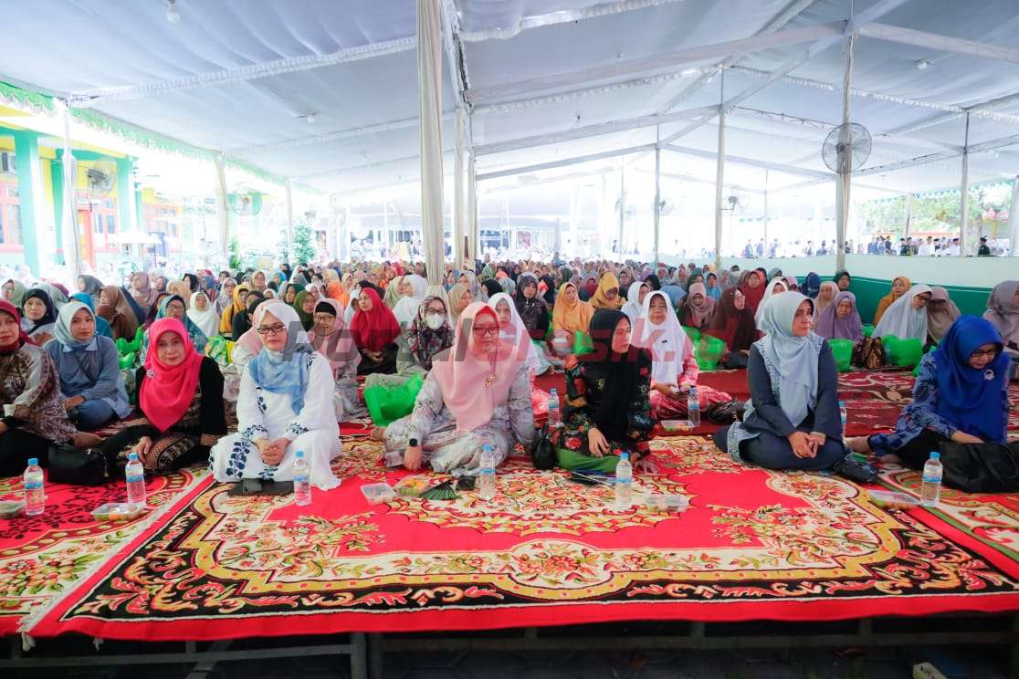 Puncak acara Haul ke-125 KH Muhammad Sholeh Tsani pemangku ke-4 Pondok Pesantren (Ponpes) Qomaruddin Bungah