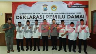 Deklarasi Pemilu Damai bersama oleh DPW LDII Jawa Timur bersama Kapolda Jatim di Jalan Dr. Wahidin Sudirohusodo Kantor DPD LDII Kab. Gresik Jl. Dr. Wahidin SHD Kec. Kebomas Kab. Gresik, Sabtu (13/1/2024).