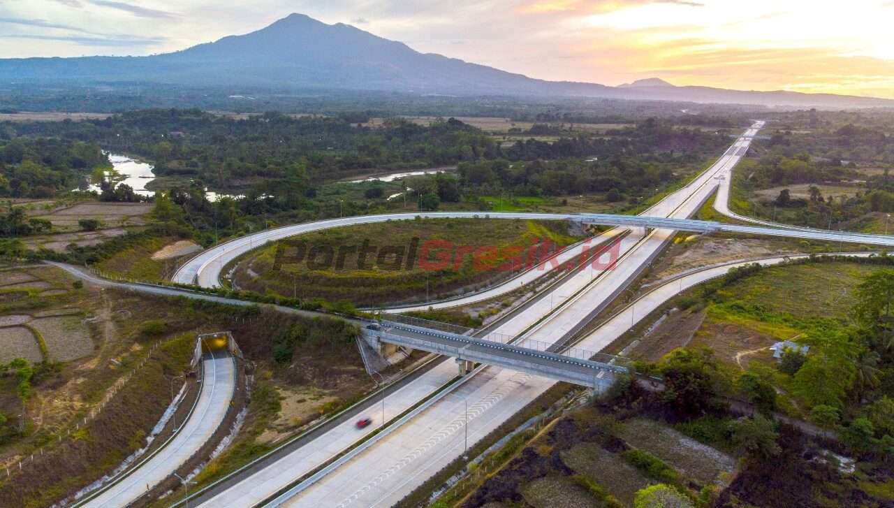 Jalan Tol Sigli – Banda Aceh yang membentang sejauh 74,1 km dan menghubungkan wilayah-wilayah di Provinsi Aceh dibangun menggunakan semen UltraPro dari SIG.