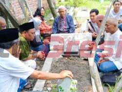 Peringati Hari Pers Nasional 2024, Komunitas Wartawan Gresik Lakukan Ziarah ke Makam Kawan Seprofesi