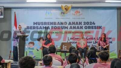 Wabup saat membuka Musrenbang anak 2024 di Hotel Khas, Gresik, Kamis (22/2/2024).