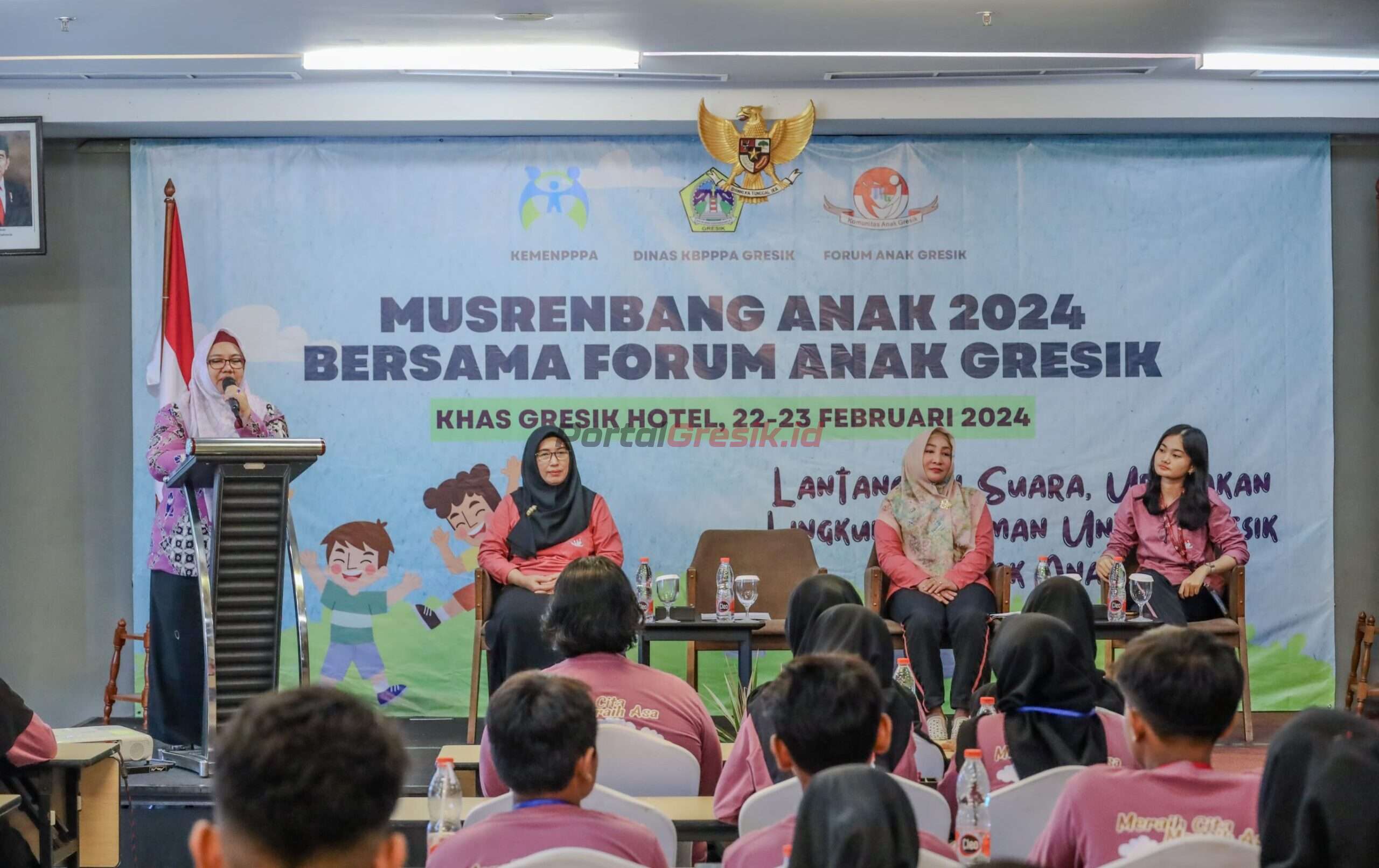 Wabup saat membuka Musrenbang anak 2024 di Hotel Khas, Gresik, Kamis (22/2/2024).