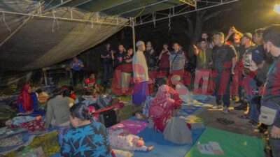 Terdampak Paling Parah Akibat Gempa, Bupati Gresik Tinjau Langsung dan Beri Trauma Healing Kepada Warga di Pulau Bawean