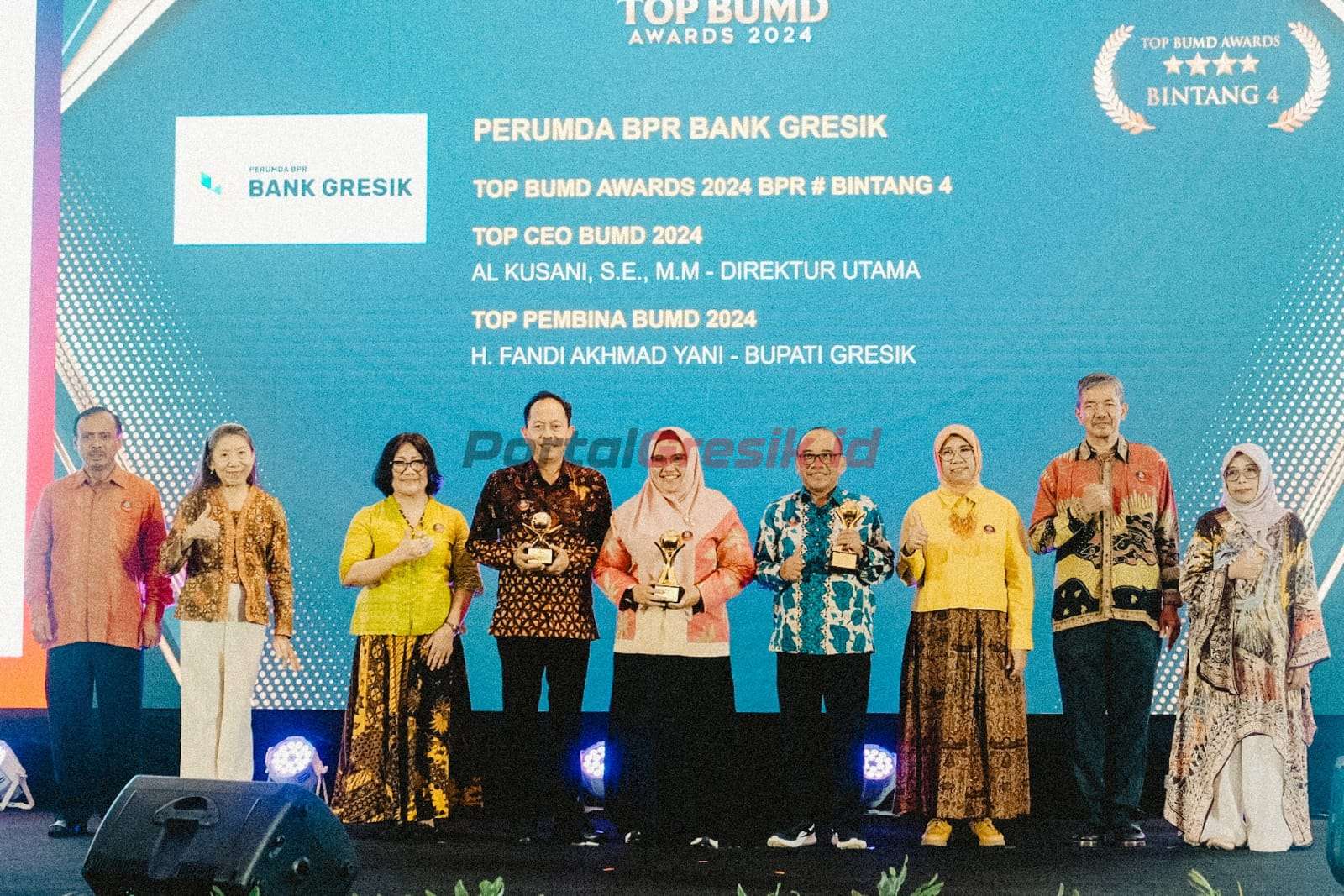 Kabupaten Gresik memborong tiga kategori penghargaan dalam gelaran Top BUMD Awards 2024, Rabu (20/03/2024).