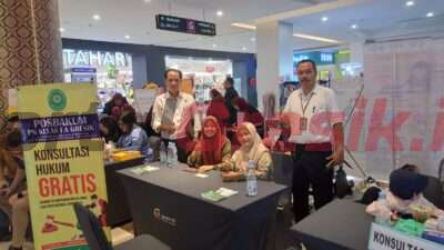 Pos Bantuan Hukum (Posbakum) Pengadilan Negeri (PN) membukab booth pelayanan hukum di Atrium Gressmall selama tiga hari mulai Selasa, Rabu dan Kamis tanggal 23, 24 dan 25 April 2024.