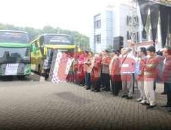 Pemkab Gresik Berangkatkan 18 Bus Untuk Mudik Gratis Bareng Gus Yani dan Bu Min