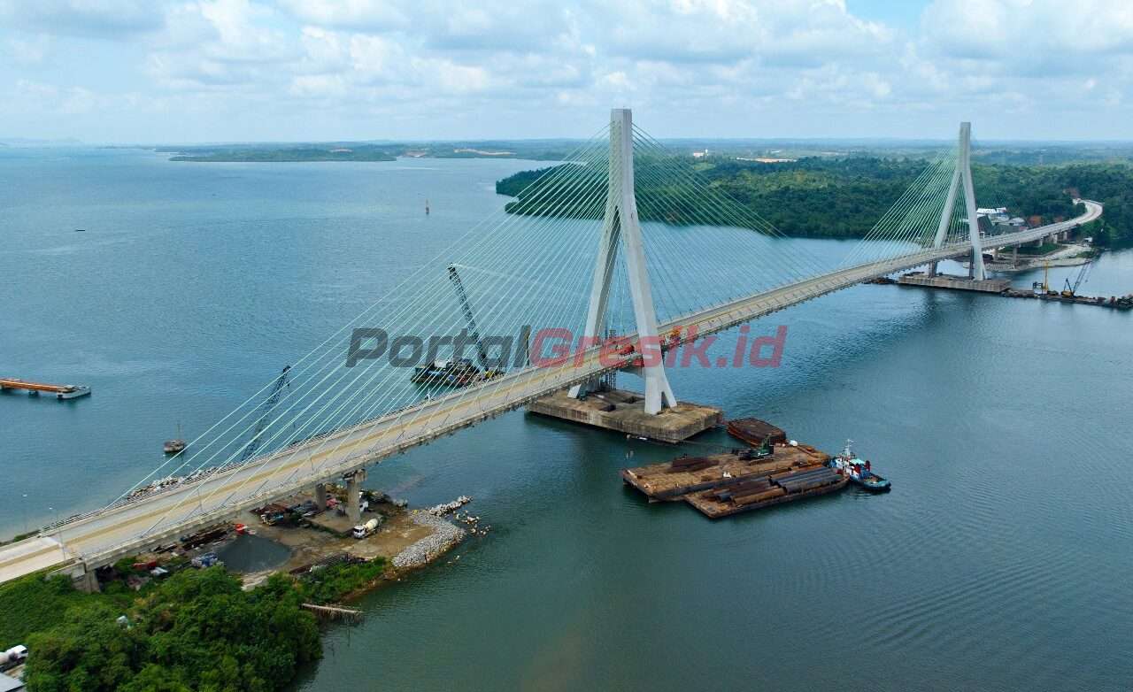 Jembatan Pulau Balang yang dibangun dengan produk SIG ini merupakan penghubung Balikpapan dengan IKN di Kabupaten Penajam Paser Utara, Kalimantan Timur