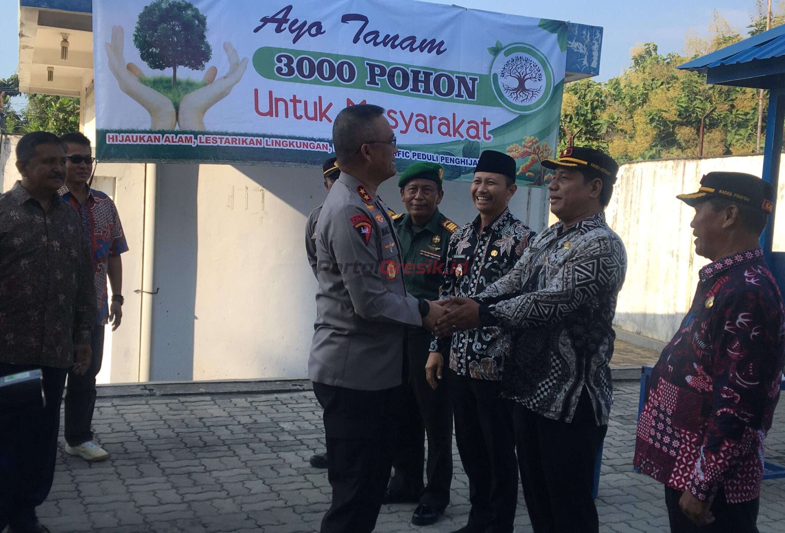 Kapolda Jawa Timur, Irjen Pol Drs. Imam Sugianto, M.Si., kunjungi PT. Aplus Pasific di Jalan Raya Deandles No. 5 Desa Prupuh Kecamatan Panceng Kabupaten Gresik, pada Kamis (16/5/2024) pukul 14.30 WIB.