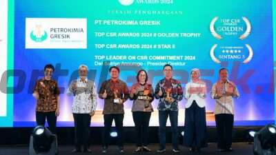 DOP PG, Digna Jatiningsih (4 dari kiri), VP CSR PG, Kadek Ardhika W. K. (3 dari kiri) saat menerima penghargaan pada ajang TOP CSR Award 2024 di Jakarta