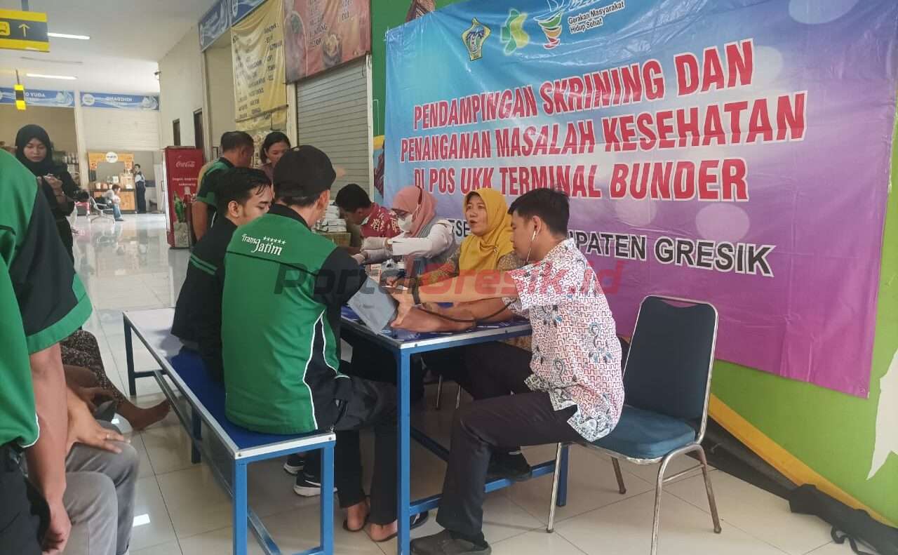 Dinas Kesehatan (Dinkes) Kabupaten Gresik melalui bidang kesehatan kerja melaksanakan pemeriksaan kesehatan bagi pekerja khususnya sektor informal, Kamis (20/06/2024).