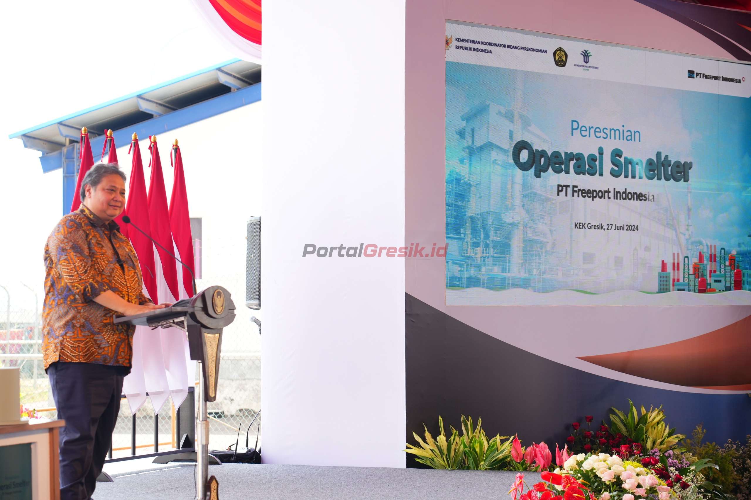 Menko Perekonomian Airlangga Hartarto menyampaikan sambutan dalam Peresmian Operasi Smelter PTFI, Kamis (27/6/2024).