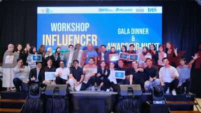 Peserta influencer dan millennias BUMN saat awarding night pembuatan konten video dalam rangkaian Workshop Influencer BUMN dan 1000 Manusia Bercerita di Hotel MaxOne, Makassar, Sulawesi Selatan, pada Jumat (21/06/2024).
