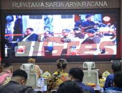 Peringati Hari Bhayangkara ke 78, Polres Gresik Gelar Nonton Bareng Wayang Kulit Tumurune Wiji Sejati