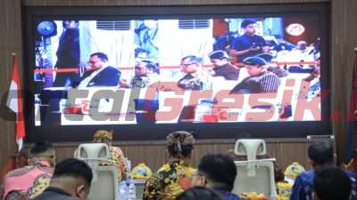 Peringati Hari Bhayangkara ke 78, Polres Gresik Gelar Nonton Bareng Wayang Kulit Tumurune Wiji Sejati