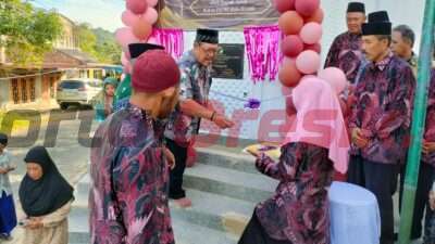 Hancur Akibat Gempa, PKPRI Gresik Salurkan Bantuan Renovasi Pembangunan Mushollah Al Mughni Suwari Bawean