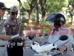 Operasi Patuh Semeru 2024, Satlantas Polres Gresik Berikan Himbauan dan Sosialisasi Keselamatan Berlalu Lintas