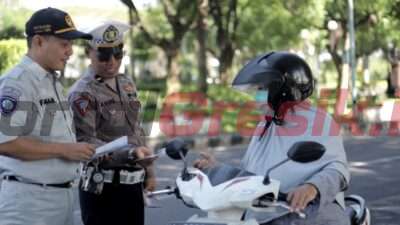 Operasi Patuh Semeru 2024, Satlantas Polres Gresik Berikan Himbauan dan Sosialisasi Keselamatan Berlalu Lintas