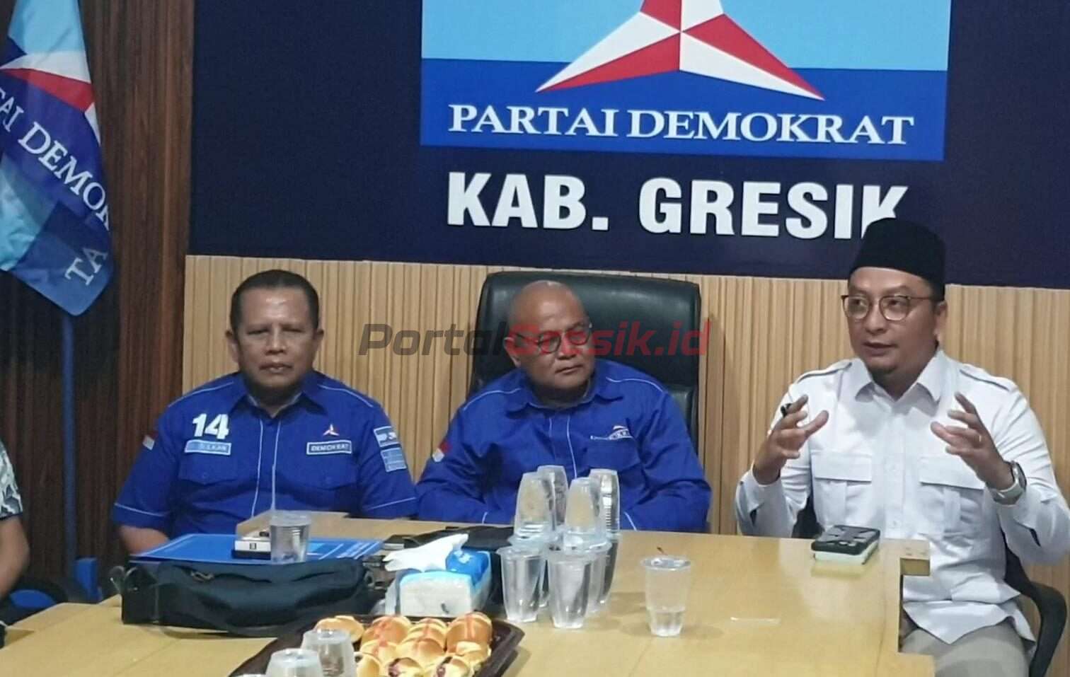 Bakal Calon Bupati (Bacabup) Gresik dr. Asluchul Alif terus melakukan komunikasi secara instens dengan partai politik yang bakal mengusungnya di Pilkada 27 November 2024.