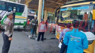 Ops Patuh Semeru 2024, Satlantas Gresik Gencarkan Himbauan Keselamatan Bagi Pengemudi Angkutan Umum