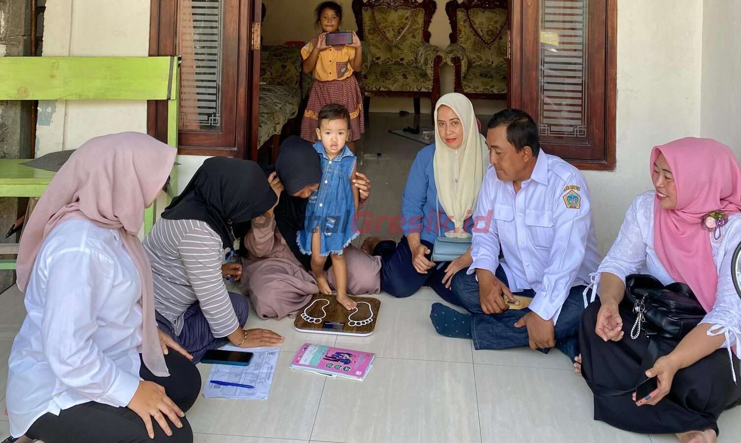 Sosilaisasi membangun sumber daya manusia (SDM) berkualitas terus dilakukan oleh Pemdes Cerme Kidul, Kecamatan Cerme Kabupaten Gresik.