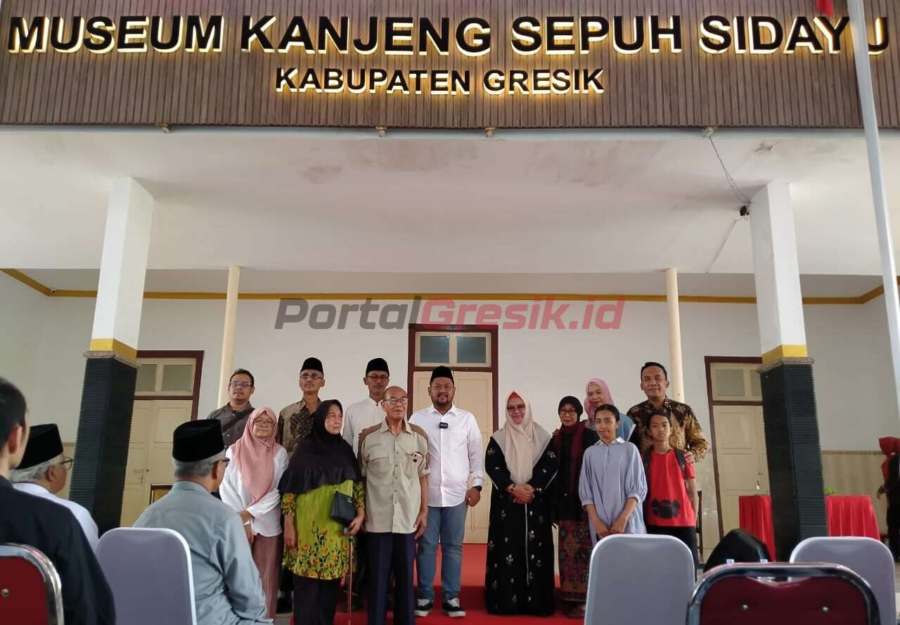 Bupati Gresik Fandi Akhmad Yani didampingi Wakil Bupati Aminatun Habibah meresmikan museum Kanjeng Sepuh di Desa Mriyunan Kecamatan Sidayu, Jum'at (2/8/2024).