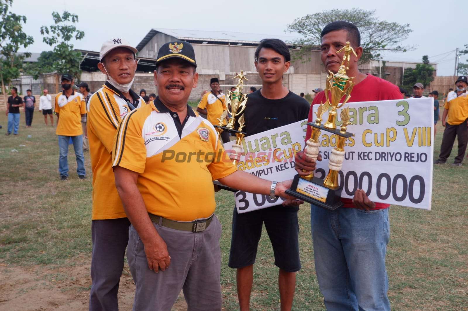 Turnamen Kades Sumput Cup VIII digelar mulai tanggal 4 Juli 2024 lalu dan dikuti oleh 32 tim dari Kabupaten Gresik, Surabaya Raya dan Sidoarjo berjalan sukses dan meriah.